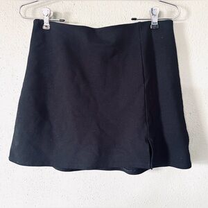 AMERICAN EAGLE Knit Viscose Soft & Stretchy Black A-Line Mini Skort | Women’s M